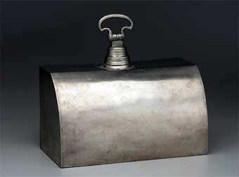 Foot Warmers - Pewter Foot Warmer made by Henry Will in New York (1761-1763) - Yale University Art Gallery.
